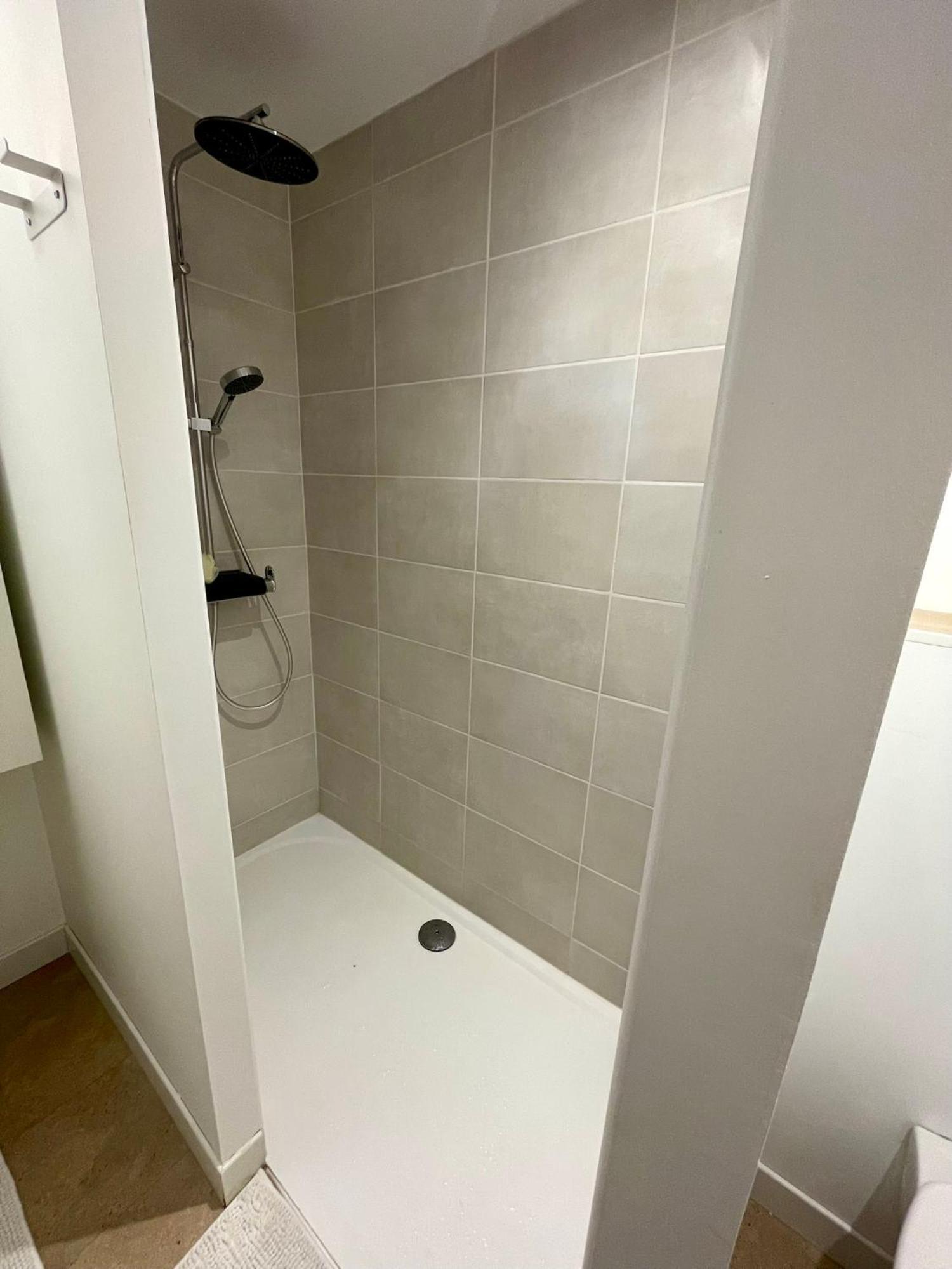 Appartement A La Campagne LʼIsle-sur-la-Sorgue المظهر الخارجي الصورة